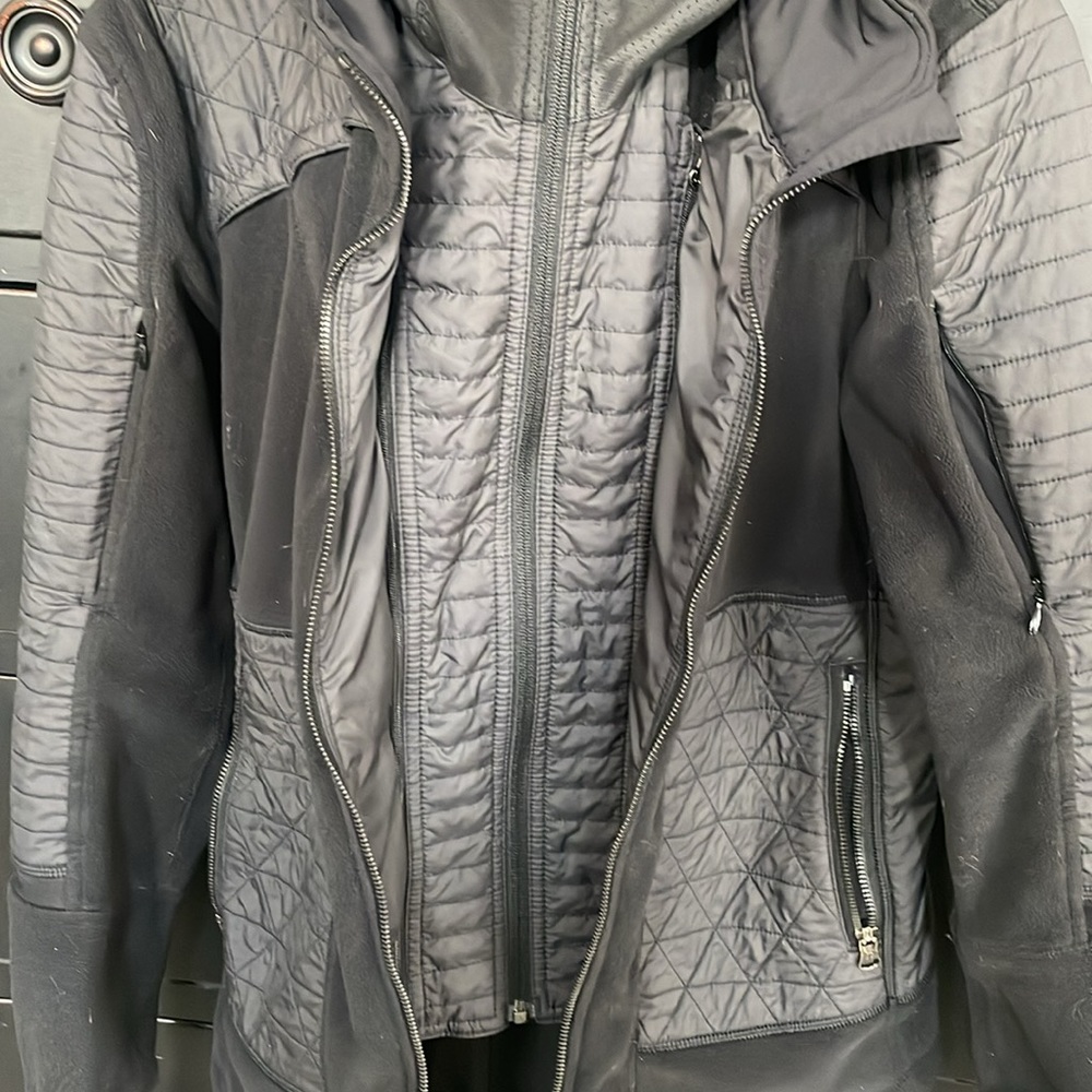 Lulemon running jacket - Picture 7 of 12